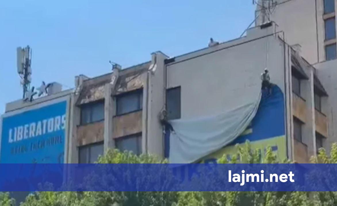 Pas deklaratës së Zelenskyt se Ukraina nuk e njeh Kosovën  hiqet nga Prishtina mbishkrimi  Free Ukraine 