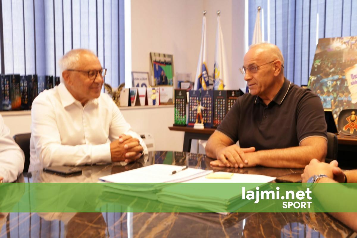 Ademi pret në takim legjenden Felix Magath  Vizitat e personaliteteve të këtij niveli janë të mirëseardhura  e nderojnë FFK në dhe futbollin e Kosovës