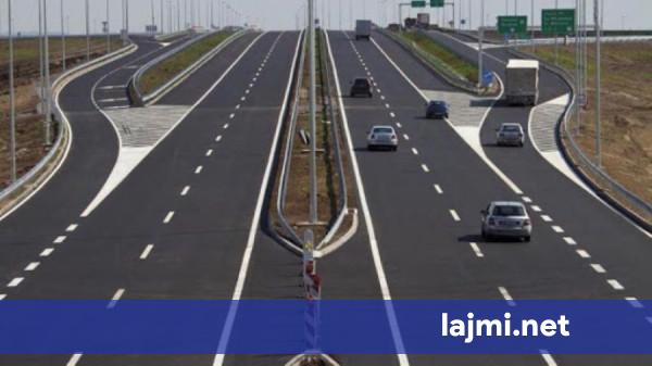 Të dielën në autostrada të Kosovës s ka kufizim të qarkullimit të automjeteve me mbi 20 tonë