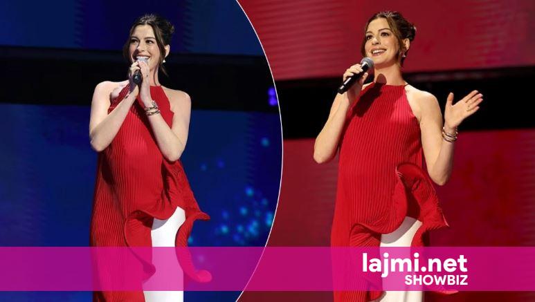 shtatzene-me-femijen-e-trete-anne-hathaway-terheq-vemendjen-me-veshjen-e-vecante-ne-eventin-e-disney-t