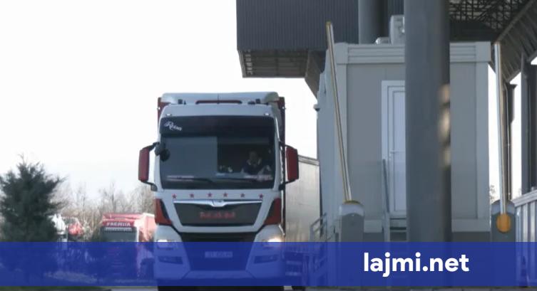 Nesër nuk do të ketë kufizim për kamionët mbi 20 tonë në autostradë