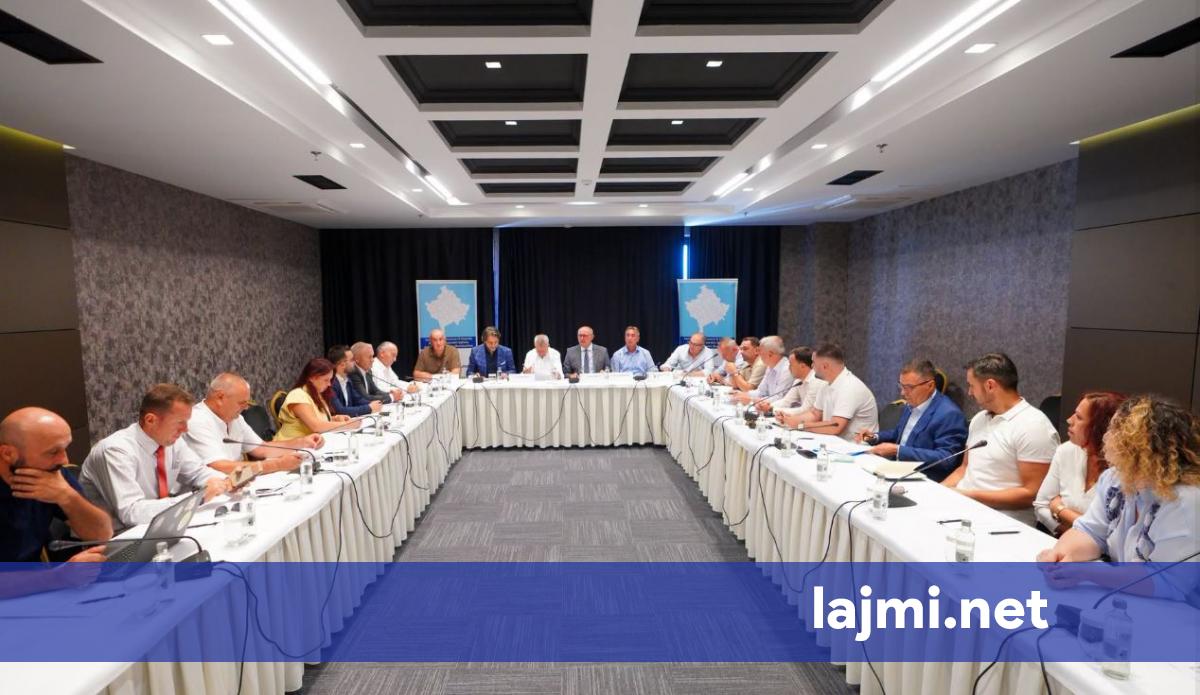 Protestë në shtator para Qeverisë  Kryetarët e komunave mblidhen për organizimin e protestës  thonë VV po bllokon komunat që nuk drejtohen nga ta