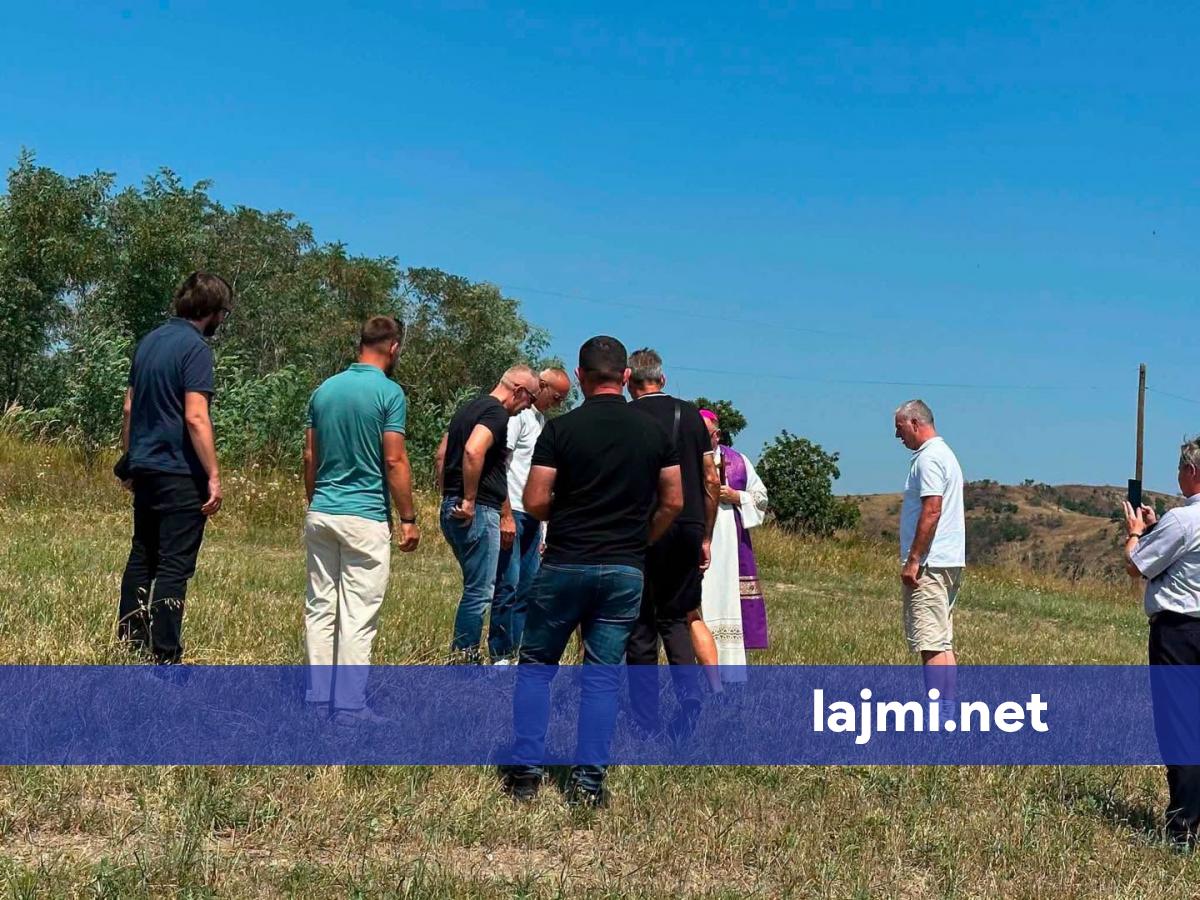 Banorët e Zogajt protestojnë kundër planit për ndërtimin e kishës katolike