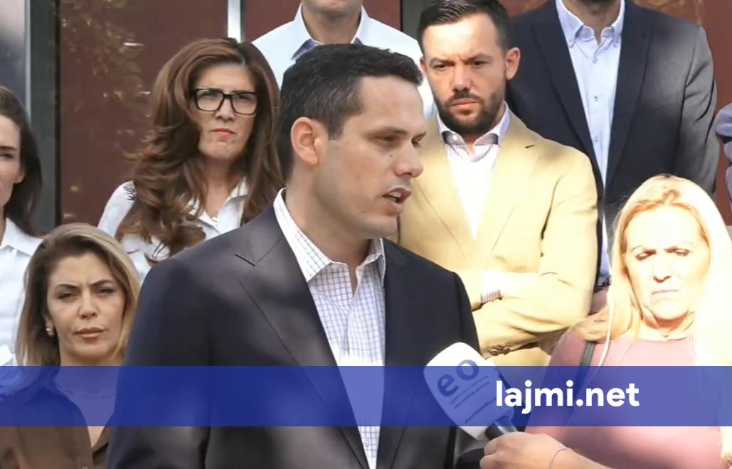 Gruda para Qeverisë paralajmëron protesta masive  Thirreni seancën konstituive dhe zhbllokojeni Kuvendin  Kosova është në krizë