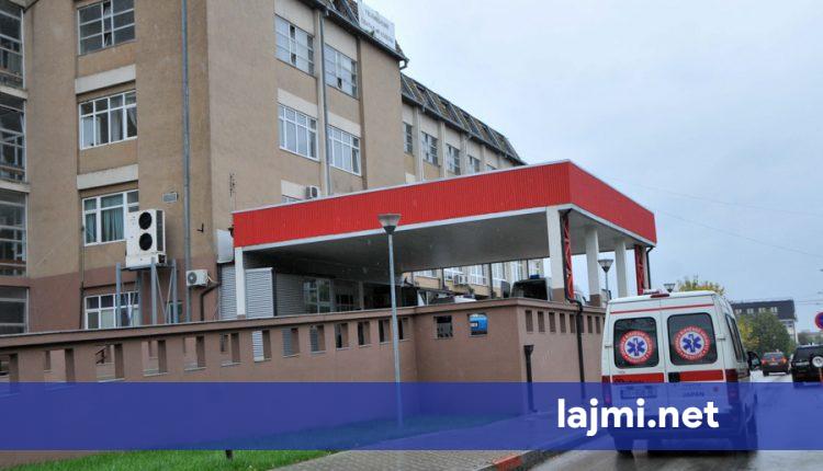 E mitura bie nga kati i gjashtë në Pejë  QKUK  Gjendja e saj është e rëndë