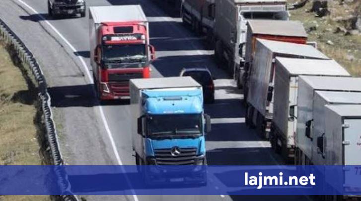 Nesër kufizohet qarkullimi në autostradë për kamionët mbi 20 tonë