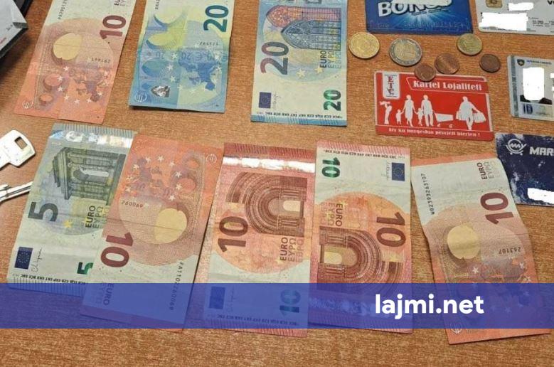 Nxënësja gjen kuletën me para dhe dokumente në Prizren  e dorëzon në polici