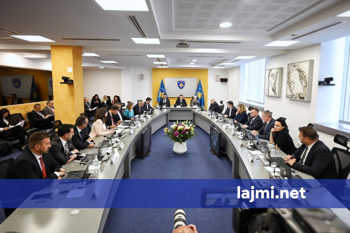 A bartin përgjegjësi penale qeveritarët në detyrë për mbajtjen e dy funksioneve 