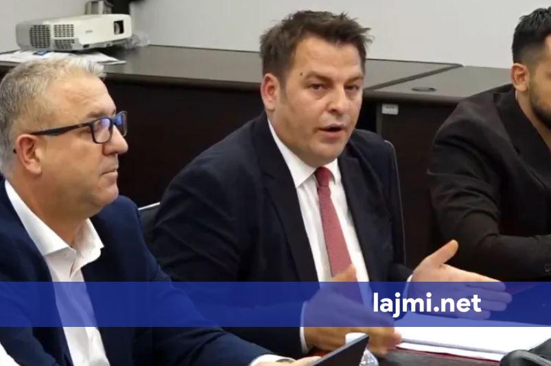 Vendim i Armend Mujës  shefi i AUV it kalon përkohësisht në Agjencinë Pyjore   s dihet arsyeja pse iu ndryshua pozita Bekim Hoxhës