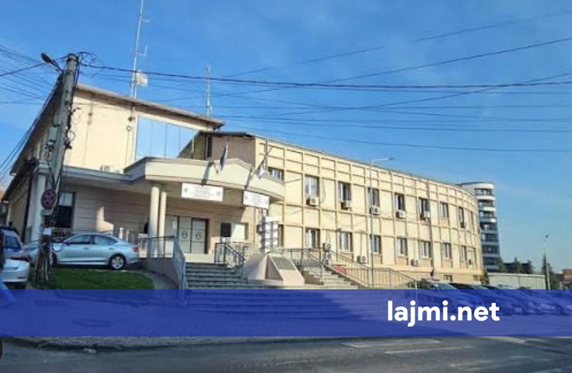 Arrestohet një person në Pejë  dyshohet se kanosi me thikë vëllain e kunatën