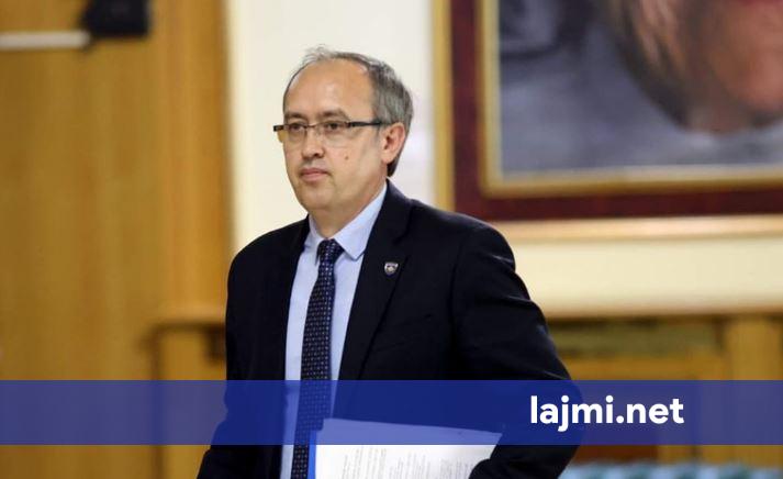 Hoti  Jemi në terren jokushtetues  do të vendosim si do të lëvizim përpara