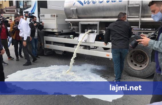 Industria e qumështit paralajmëron  Nëse deri të premten s nisin inspektimet  mund të rikthehet ndërprerja e pranimit të qumështit
