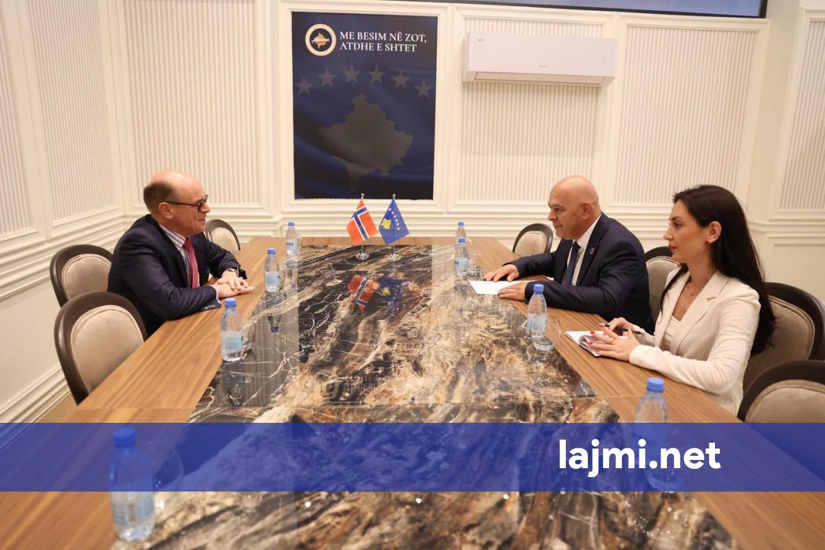 Gjini pas takimit me ambasadorin norvegjez  Populli i Kosovës do ta gjejë rrugën për rivendosjen e demokracisë dhe zhvillimit