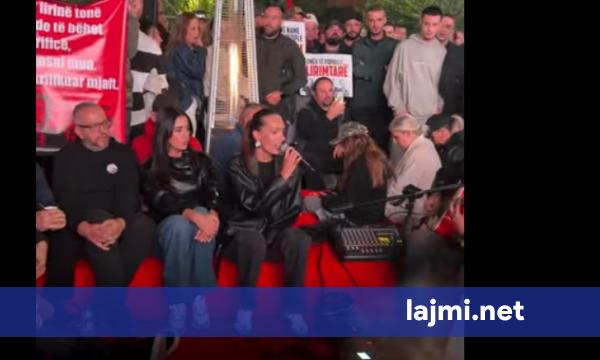 Prishtina mbushet me qytetarë  kënga vazhdon në shesh në pritje të vendimit