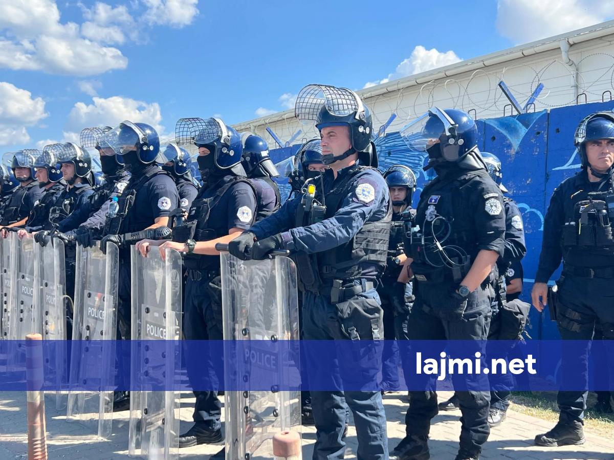 Forca të shtuara policore tek EULEX i  qytetarët shkojnë aty direkt pas vendimit të Speciales