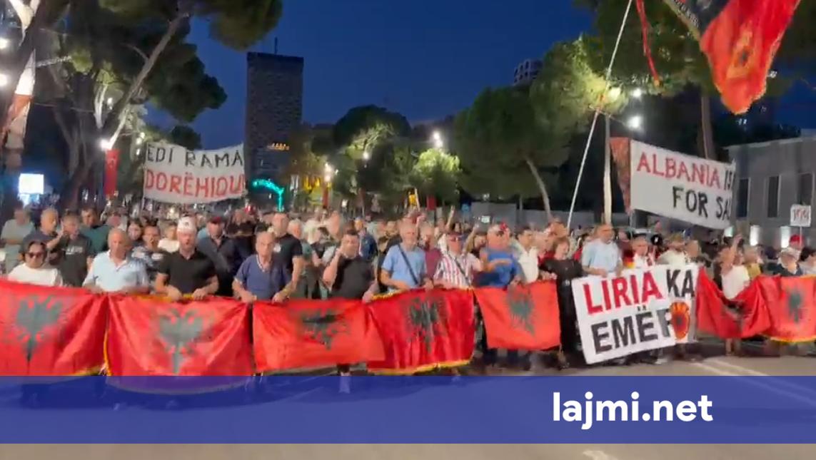  UÇK  UÇK   protestuesit në Tiranë solidarizohen me ish liderët e UÇK së pas vendimit të Hagës
