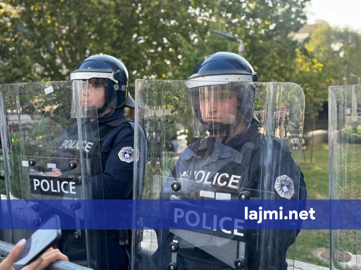 Policia jep detaje për protestat pas vendimit të Speciales  Dy të arrestuar  gurë e tentativa për depërtim