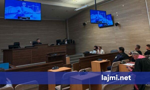 Gjobiten me nga 500 euro dy avokatët që munguan në gjykimin për barrikadat në veri më 2022  dështon seanca