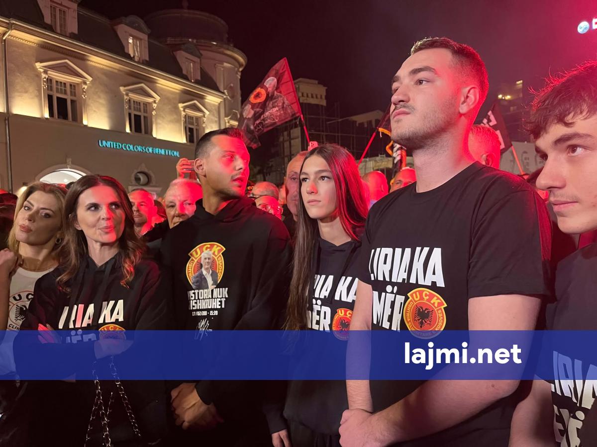 Familjarët e ish krerëve të UÇK së i bashkohen protestës në Prishtinë