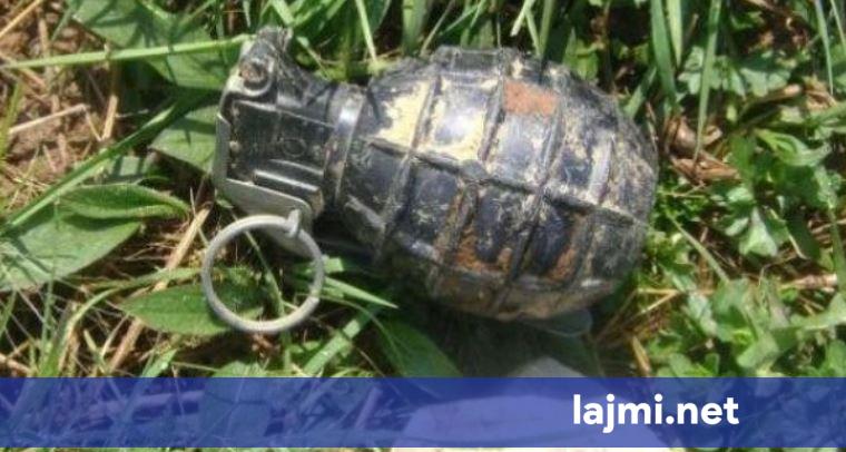 Granatë dore dhe 9 gëzhoja gjenden në një rrugë të Vushtrrisë