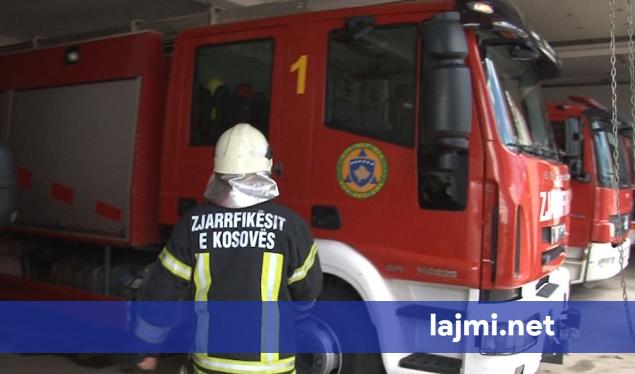 Zjarr në një depo në Fushë Kosovë  zjarrfikësit japin detaje
