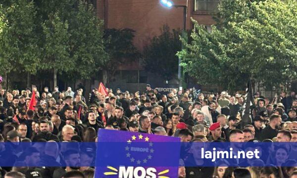  Jo në emrin tim   qytetarët mblidhen sërish në sheshin  Skënderbeu 