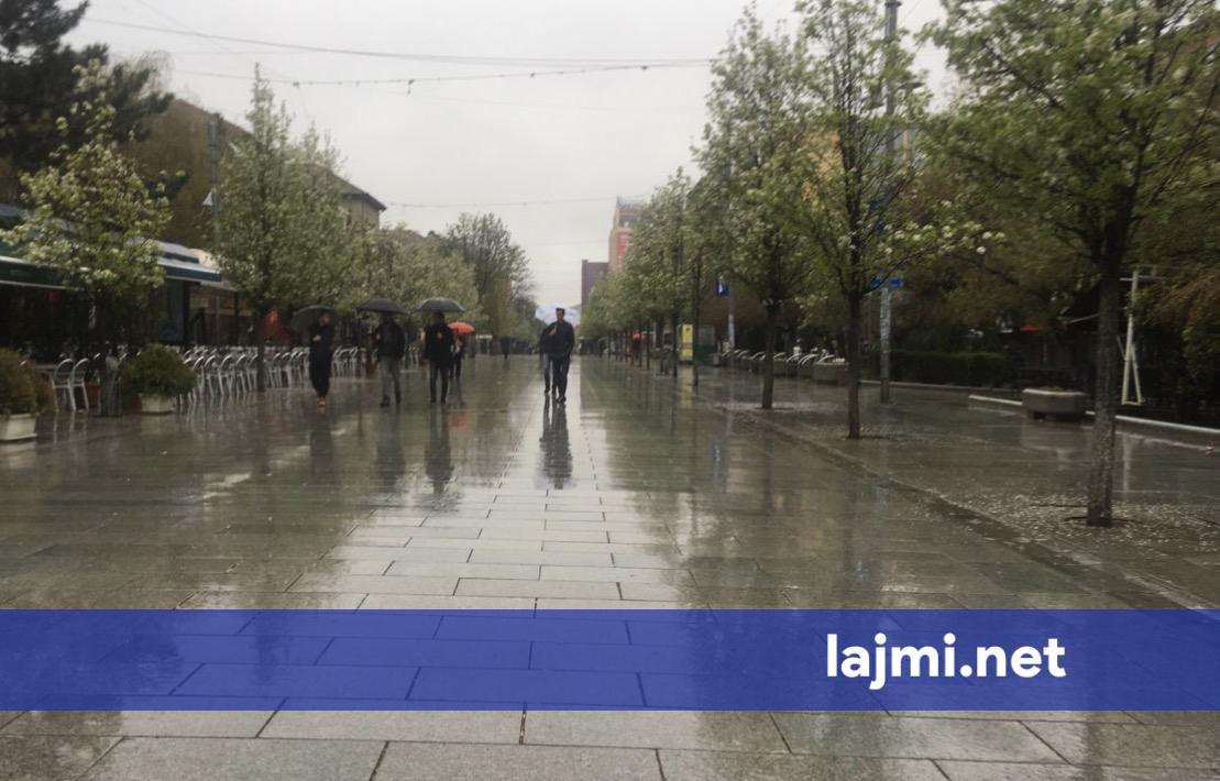 Moti gjatë ditës së sotme me reshje shiu dhe vranësira