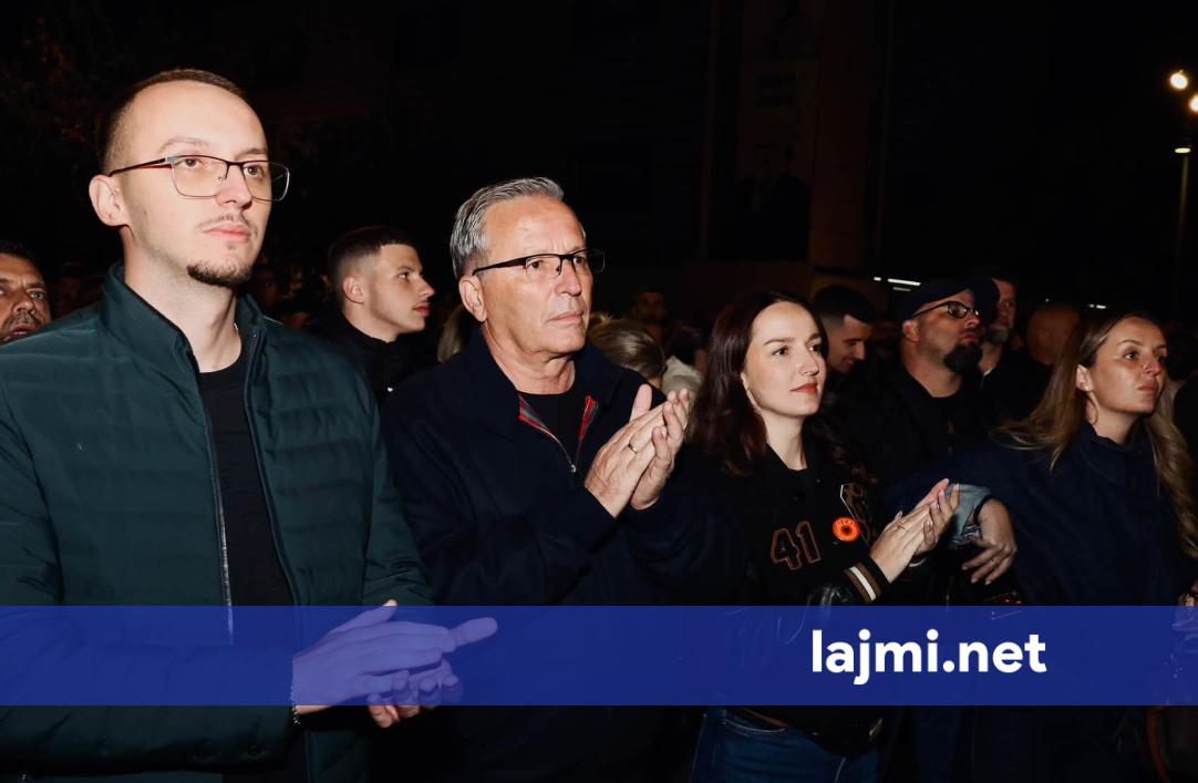 Hamza në natën e 13 të të protestës  Jo në emrin tim   Liri për çlirimtarët