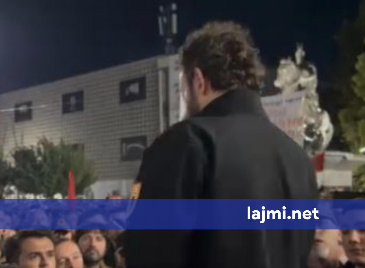 Çlirim Haziri nga protesta në Prishtinë  Të rinjtë e dinë çmimin e lirisë dhe e kanë UÇK në në zemër