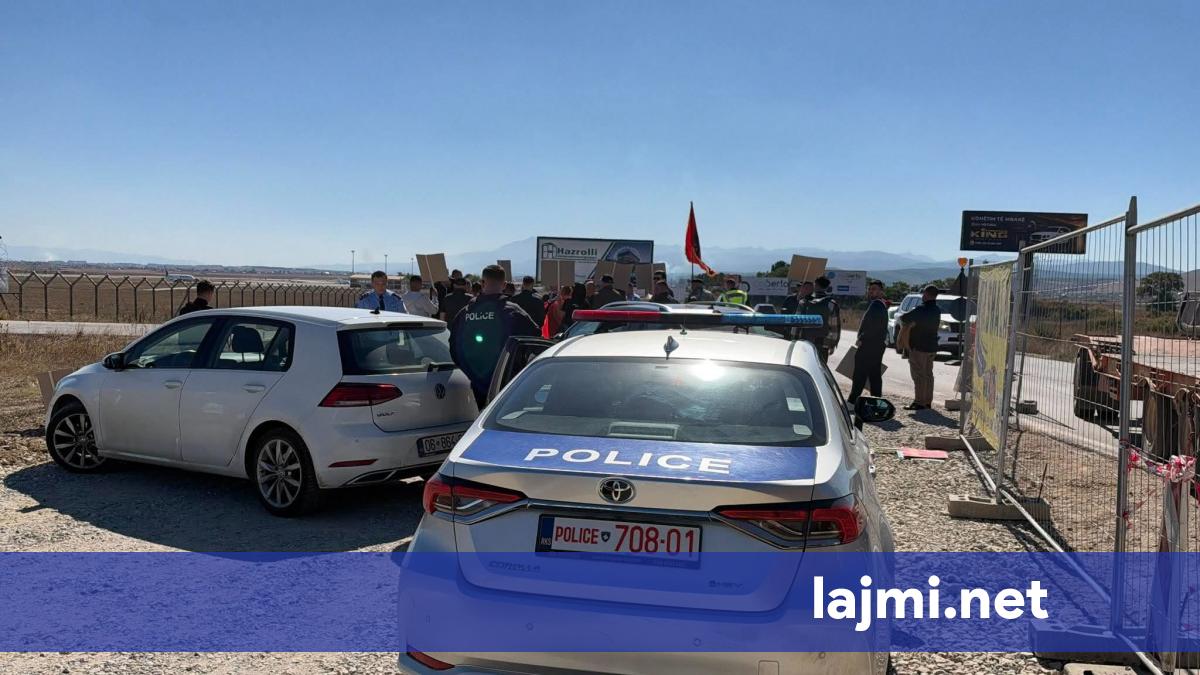 Protestuesit bllokojnë rrugën drejt aeroportit kur pritet të vijë  Von der Leyen   intervenon Policia e Kosovës