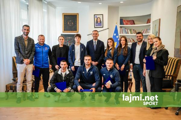 Medalistët kosovarë shpërblehen pas suksesit në Taranto 2026
