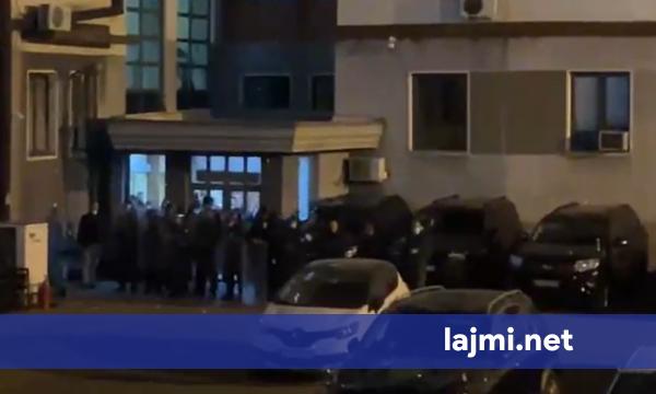 Një pjesë e deputetëve të VV ende të bllokuar te Kuvendi  policia bën kordone afër tyre