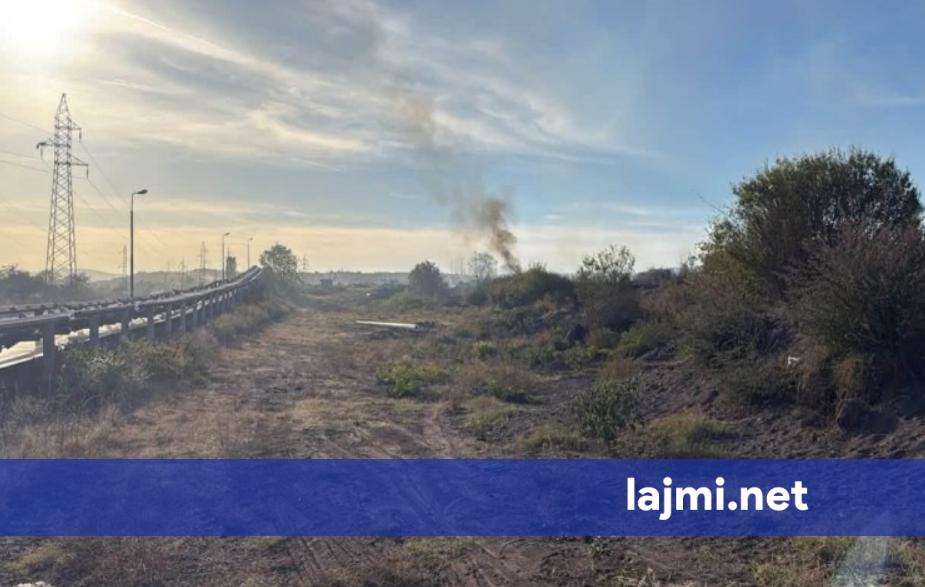 Zjarrfikësit e KEK ut shuajnë zjarrin në zonën pranë Vodiçës