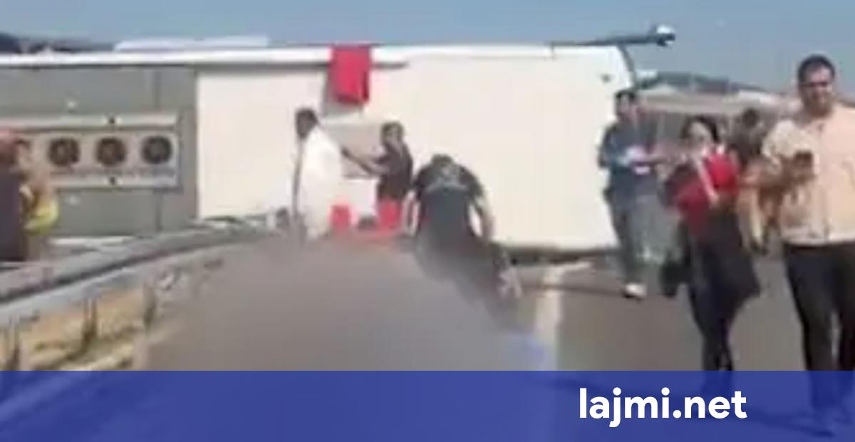 Turqi  Autobusi turistik përplaset me automjetin  11 persona humbin jetën e 27 tjerë lëndohen