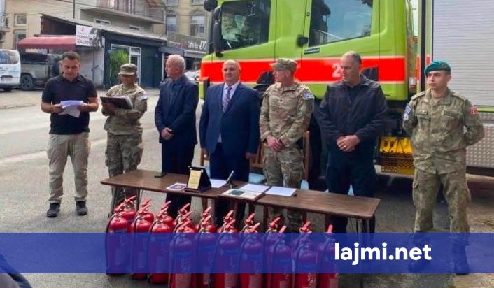 KFOR i amerikan dhuron donacion për Njësinë e Zjarrfikësve në Gjilan