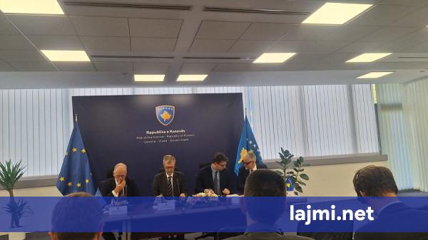 Kosova nënshkruan marrëveshjen mbi 40 milionë euro me Bankën Evropiane për Investime në sektorin e shëndetësisë