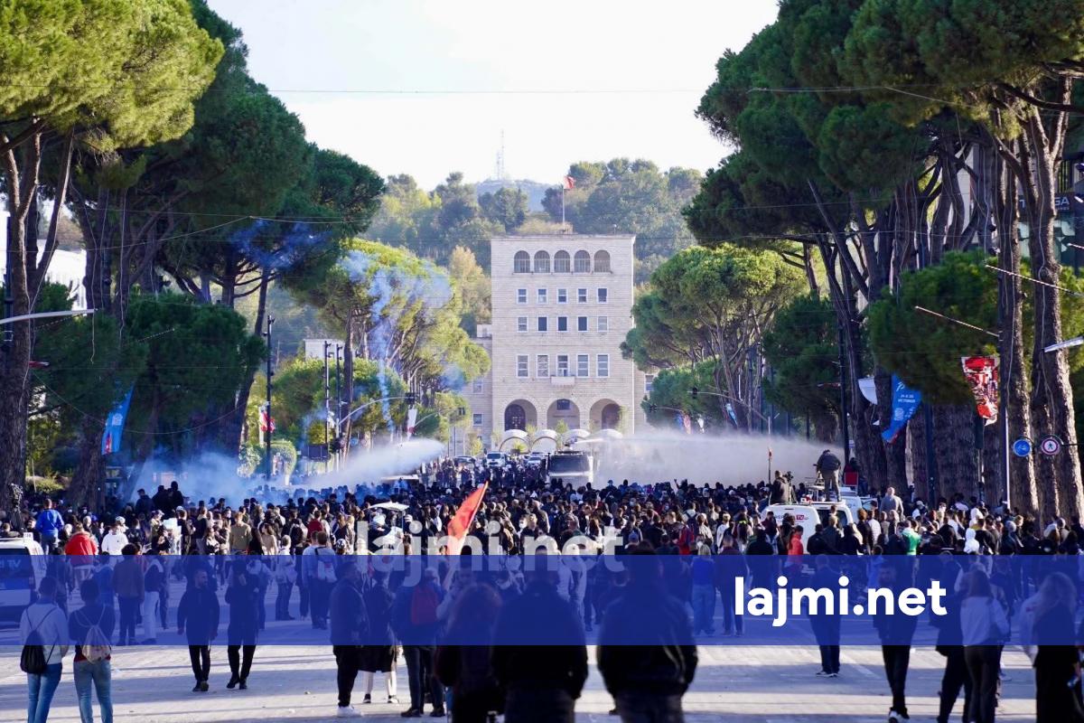 156 të lënduar nga protestat në Tiranë  mes tyre 97 policë dhe katër të mitur