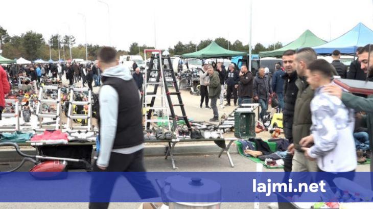 deren-s-kam-ku-me-hape-s-ka-shitje-tregu-i-automjeteve-i-stermbushur-me-mallra