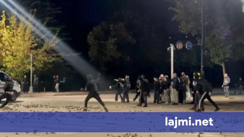 Tensione te zona pranë ish hotel Dajtit në Tiranë  protestuesit godasin me gurë automjetet e policisë që kalojnë