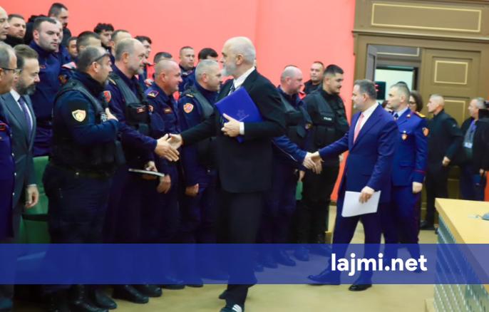 Qeveria miraton me urgjencë shpërblimin prej 2500 eurosh për policët e angazhuar në protesta
