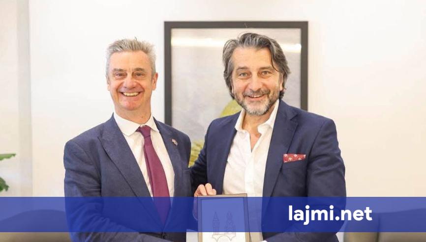 ambasadori-britanik-takohet-me-perparim-ramen-diskutojne-lojerat-mesdhetare-dhe-investimet-ne-prishtine