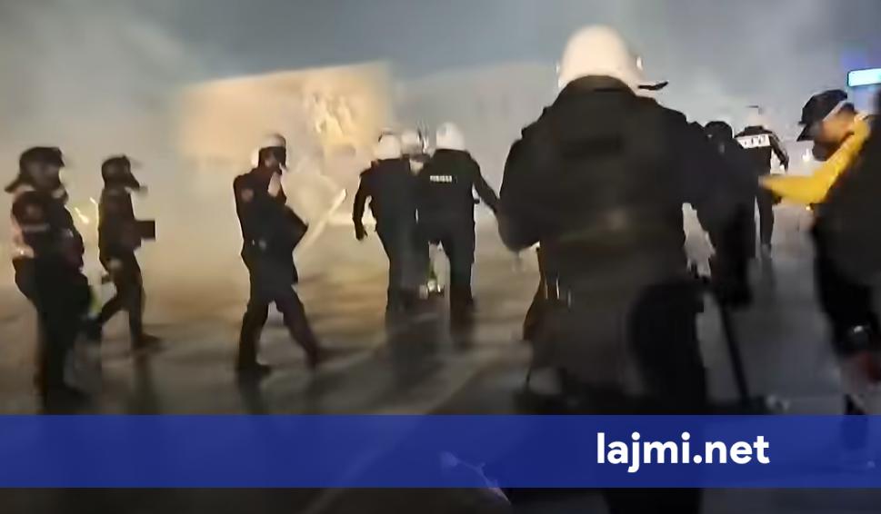 Pamje të rënda nga Tirana  Qytetari humb ndjenjat  forcat policore kalojnë anash tij