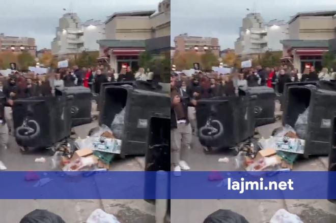 Protesta për Arlinda Zekajn  protestuesit rrëzojnë kontejnerë dhe marshojnë drejt institucioneve