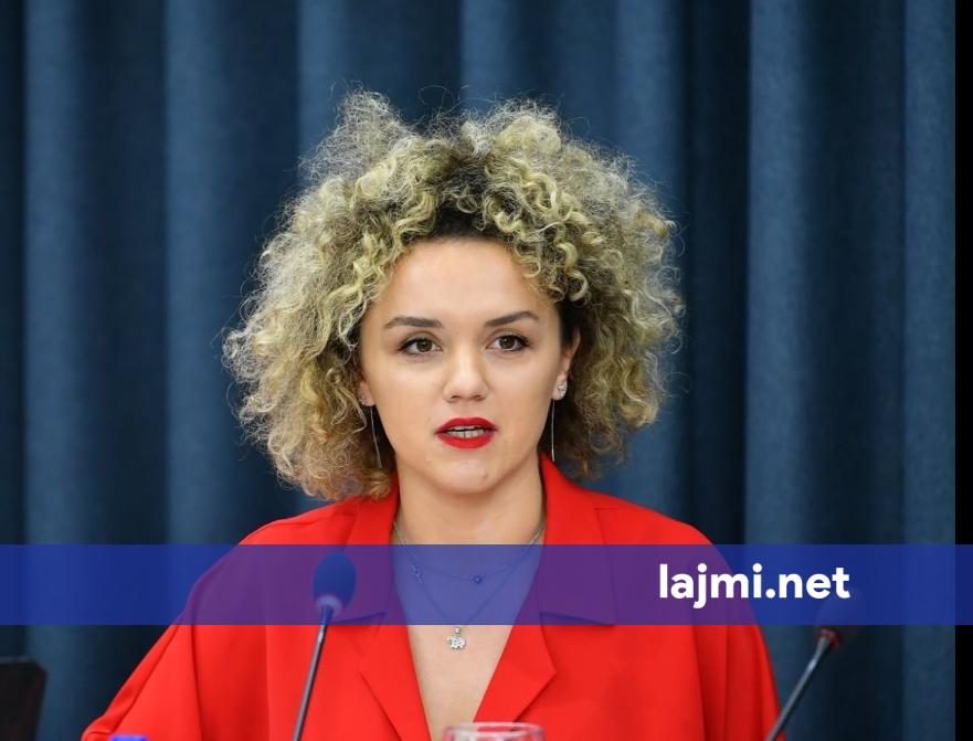Babai iu godit me veturë për vdekje  vajza e rikthen rastin  Polici na tha nuk duhej ta kalonte rrugën aty por në zebra dhe nuk mori asnjë dëshmitar