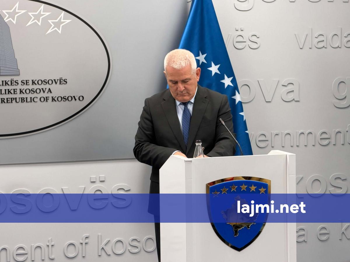 Xhelal Sveçla s e mendon dorëheqjen  Jam me protestuesit  por s mendoj se dorëheqja ime do kontribuonte në fuqizimin e gruas