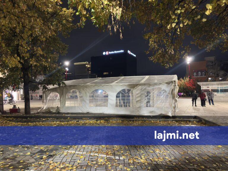 Protesta për Arlinda Zekajn përfundon para Qeverisë  vendoset tendë si paralajmërim për vazhdimin e protestave