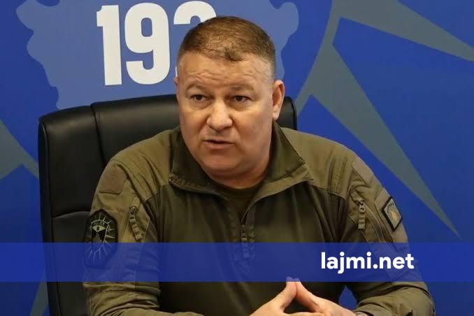 Gruaja e Hoxhës  Ti je prej atyre që po të të linin  me përgjegjësi dhe profesionalizëm do të përballeshe